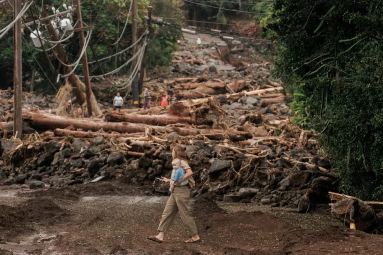 Tropical storm brings more rain to Hawaii